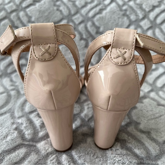 Madden Girl Nude Patent Block Heel Sandals Size 8.5 - Picture 2 of 9